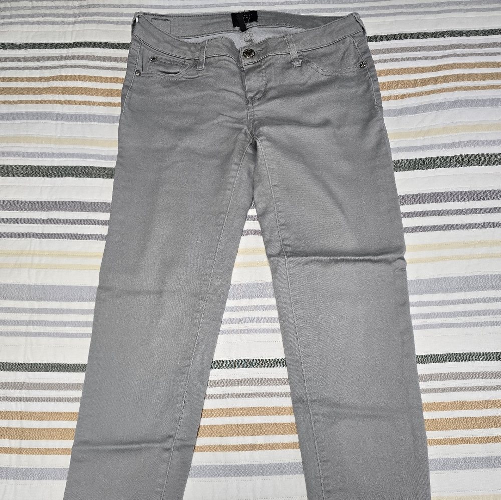 Woman's skinny jeans